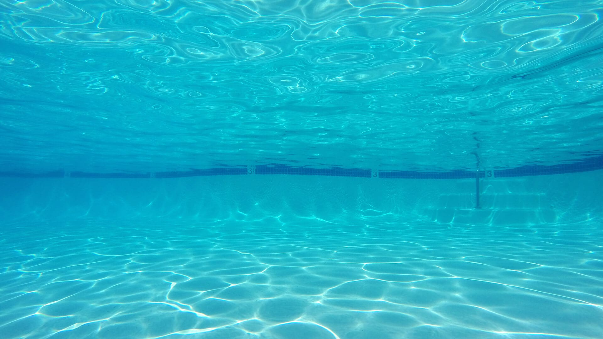 fond eau de piscine