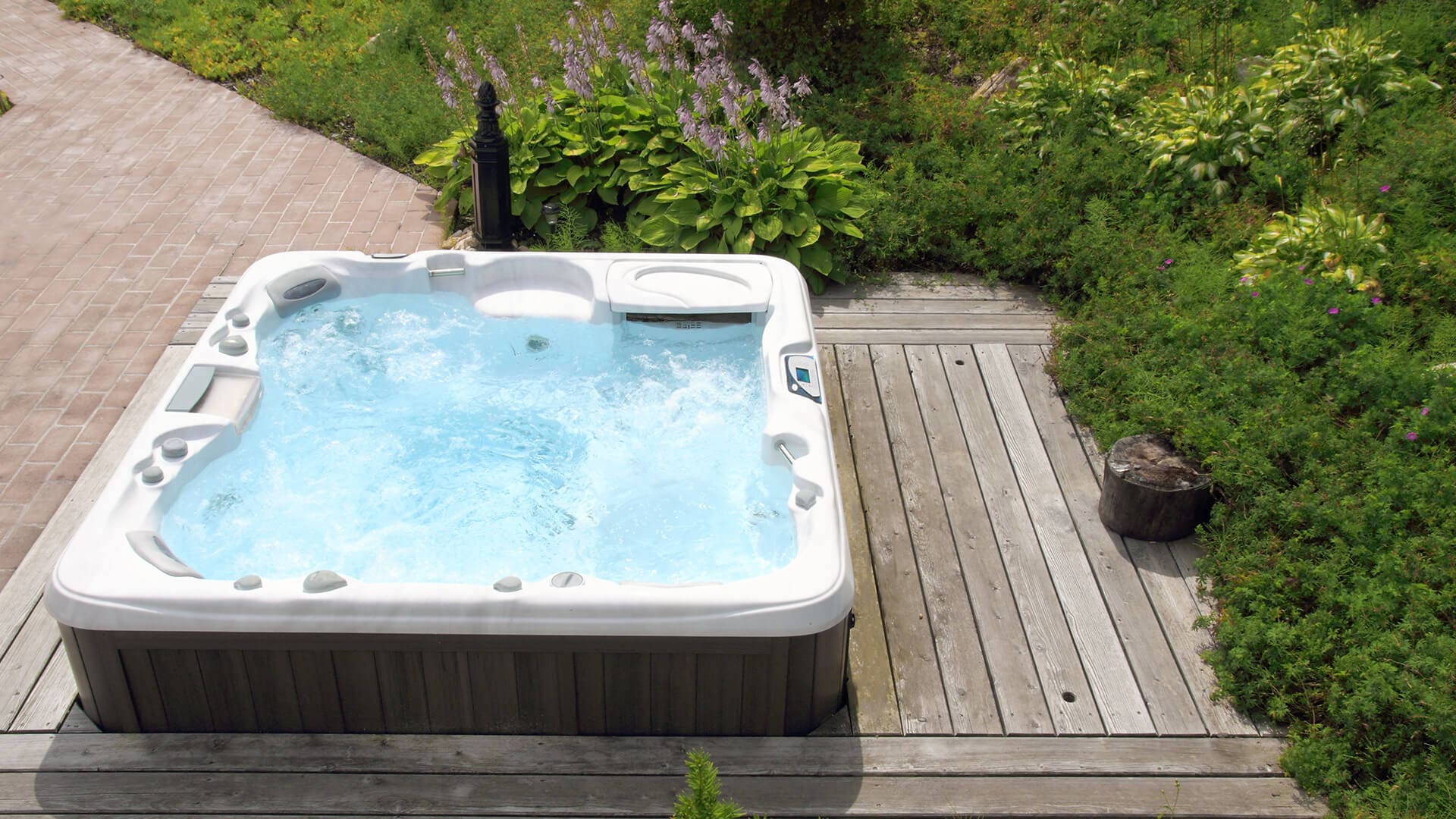 beau spa sur terrasse
