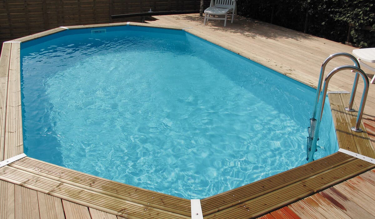 piscine en bois semi enterrée
