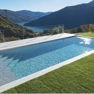 Piscine coque TWIST 9.00 x 4.00 m- SPLASHÉO