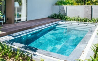 revêtement de piscine carrelage